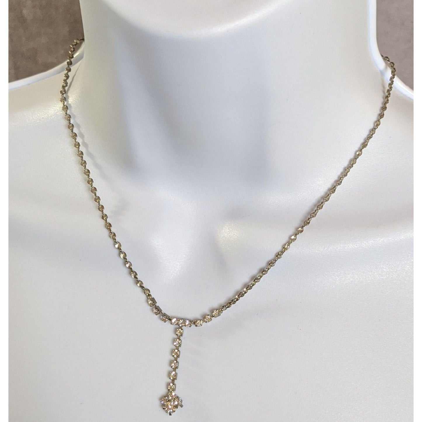 Vintage Rhinestone Y Necklace With Elegant Drop Pendant