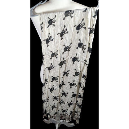Gothic Skull And Crossbones Black And White Scarf