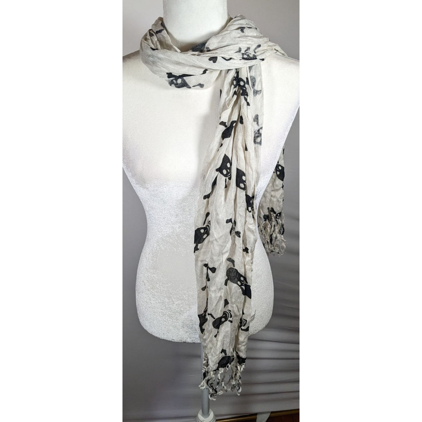Gothic Skull And Crossbones Black And White Scarf