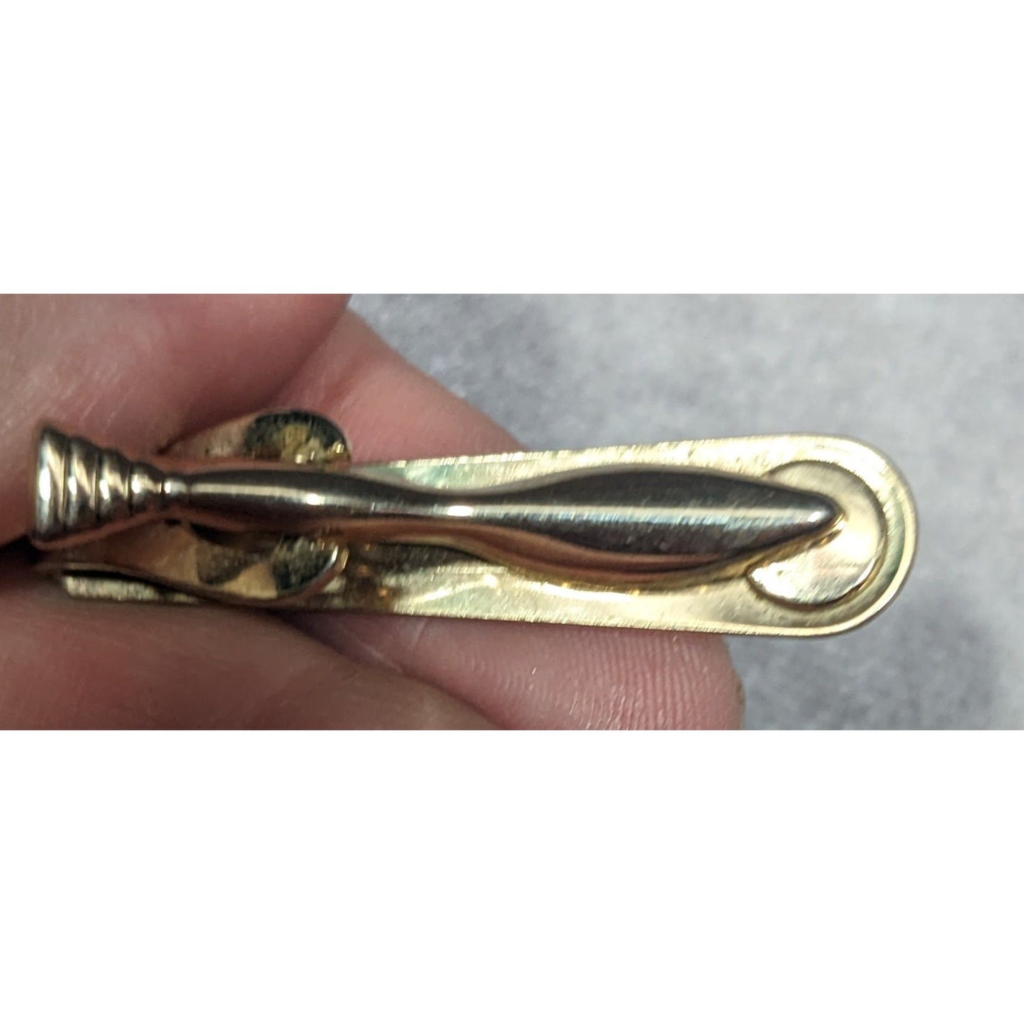Vintage Sun Burst Engraved Gold Tone Tie Clip (Missing Stone)