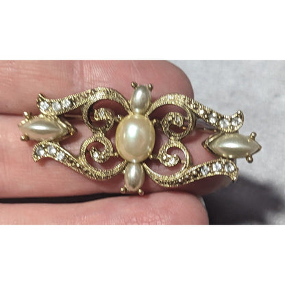 Vintage Victorian Style Elegant Gold Tone Faux Pearl Rhinestone Brooch