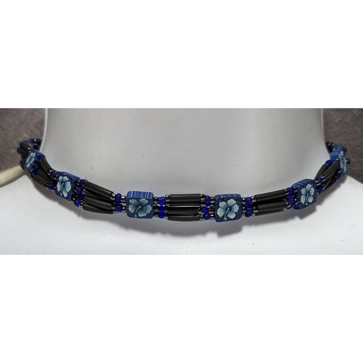 90s Blue Floral Beaded Beachy Choker Necklace