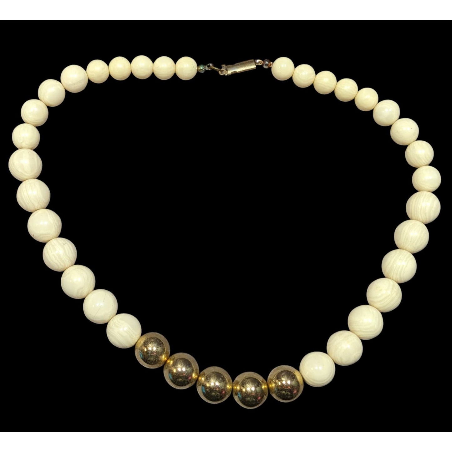 Vintage Marbled Cream Lucite And Gold Tone Beaded Necklace