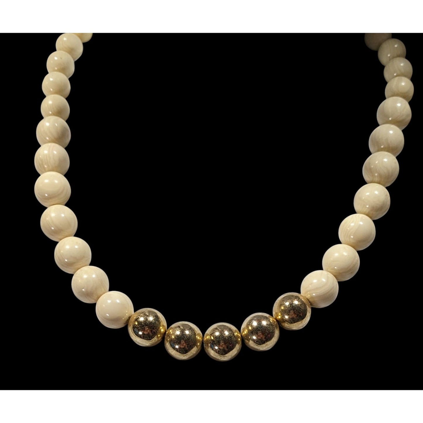 Vintage Marbled Cream Lucite And Gold Tone Beaded Necklace