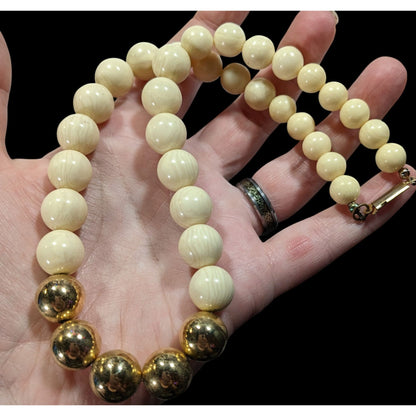 Vintage Marbled Cream Lucite And Gold Tone Beaded Necklace