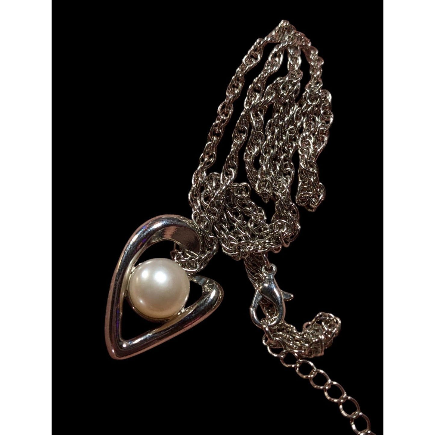 Romantic Abstract Heart Pendant Necklace With Pearl Accent