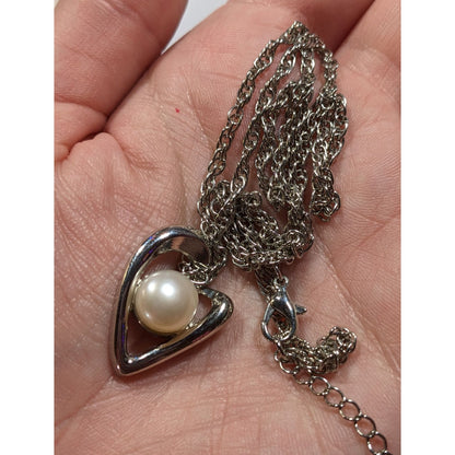 Romantic Abstract Heart Pendant Necklace With Pearl Accent