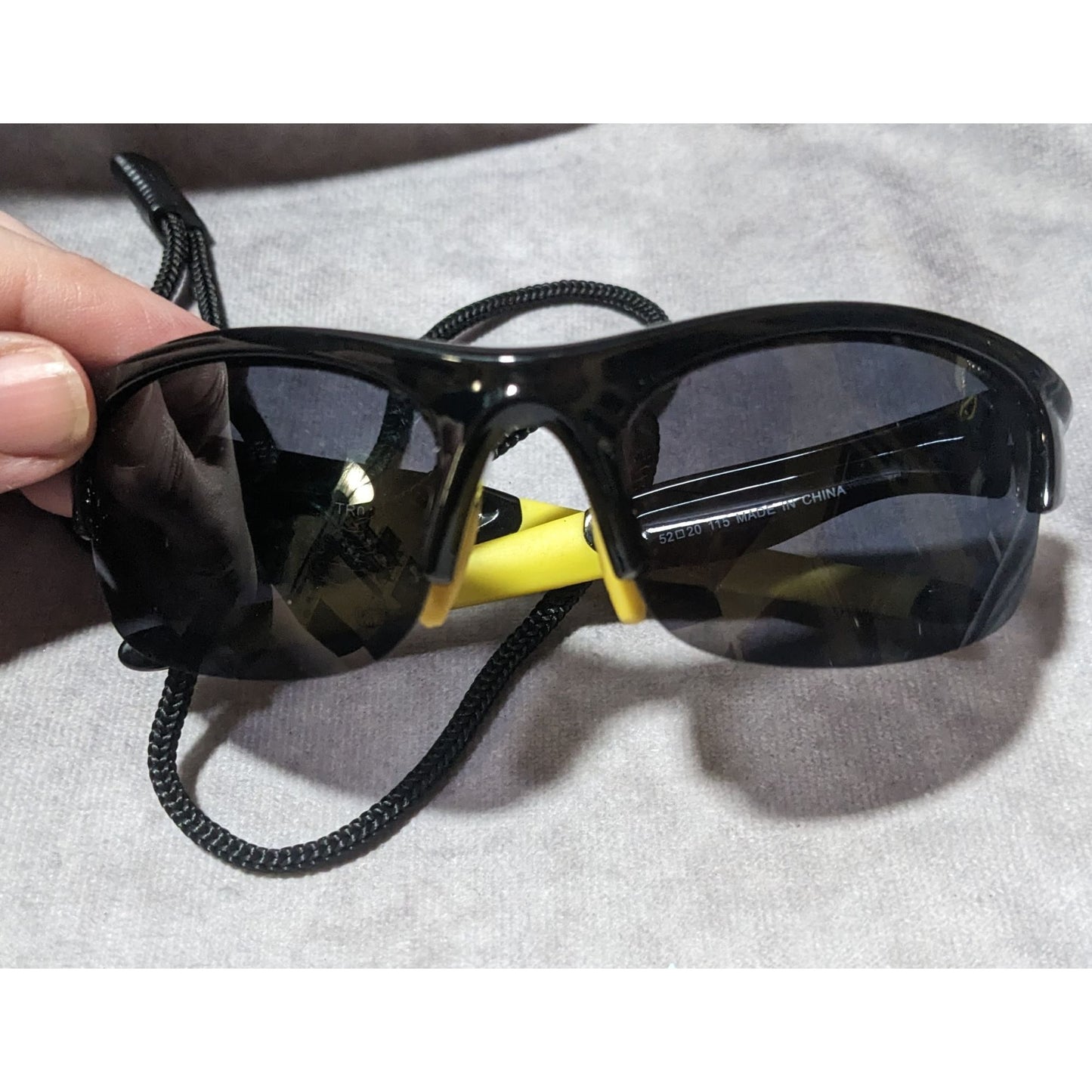 Torege Sports Black And Yellow Sunglasses With Cord