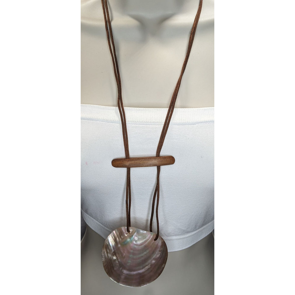 Boho Coastal Shell Wood Brown Satin Cord Pendant Necklace 22 Inch Like New