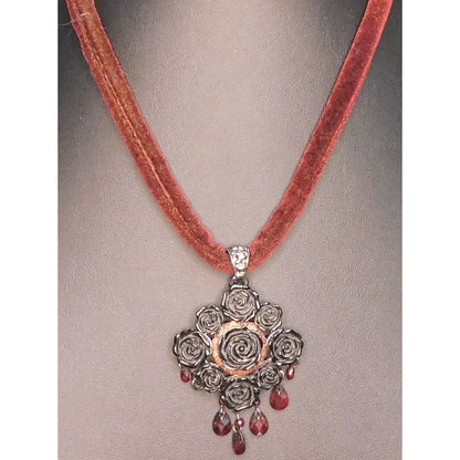 Gothic Vampire Rose Velvet Necklace With Dangling Gems