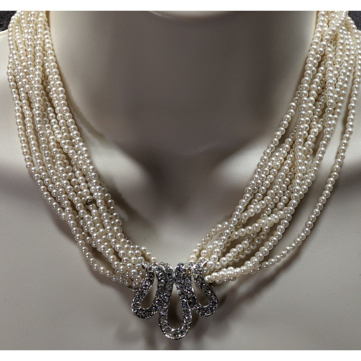 Vintage Glam Faux Seed Pearl Necklace With Silver Tone Rhinestone Encrusted Accent