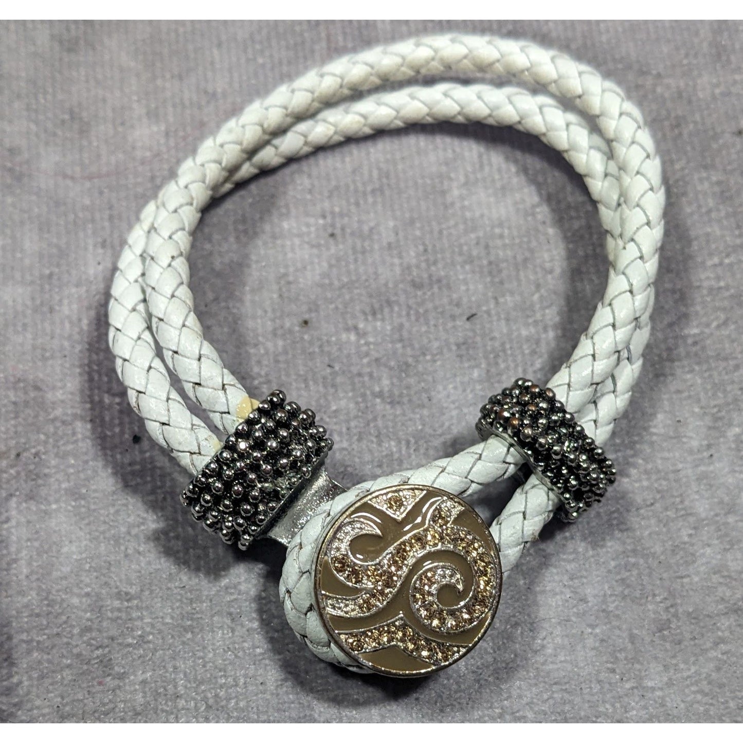 Modern White Rope Snap Button Bracelet With Rhinestones