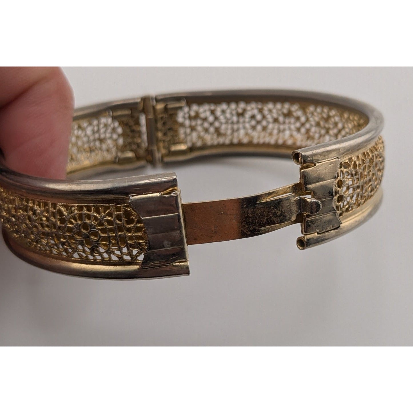 Vintage Floral Filigree Bracelet Hinged Bangle Gold & Silver Tone