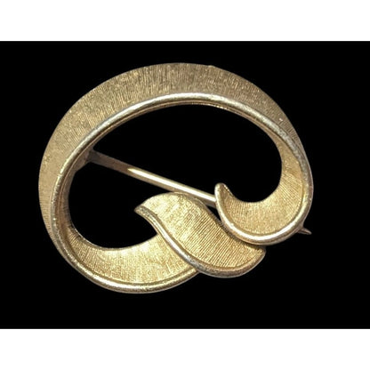 Trifari Vintage Art Deco Gold Tone Textured Brooch