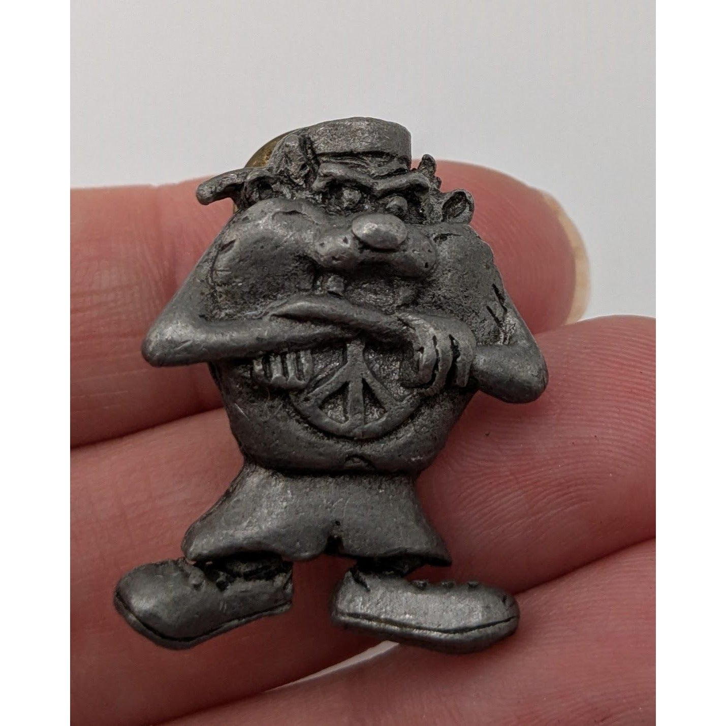 Vintage 1996 Warner Bros. Taz Lapel Pin