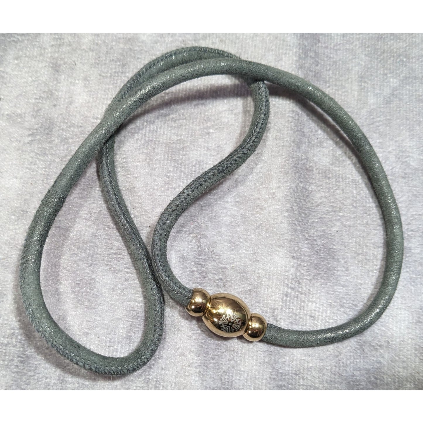 Modern Qudo Shimmery Grey Suede Wrap Bracelet