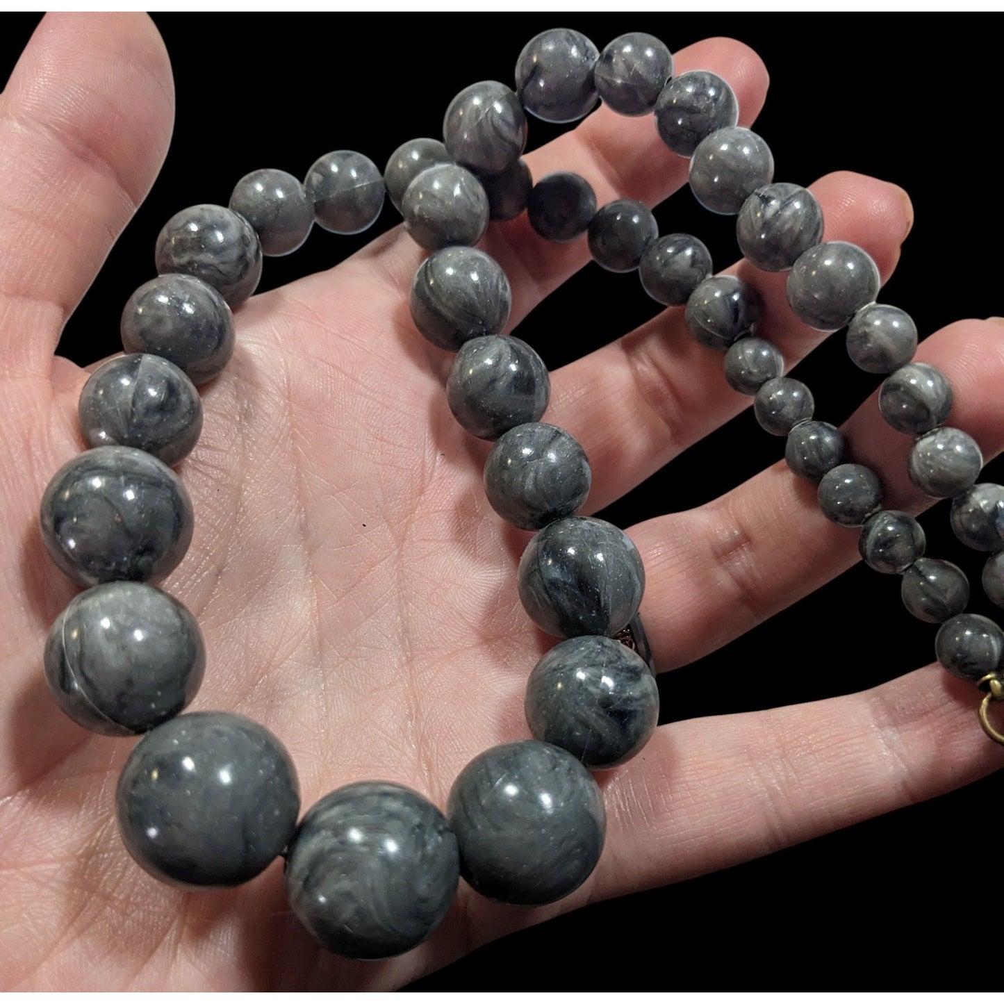 Causal Marbled Grey Graduated Plastic Bead Necklace