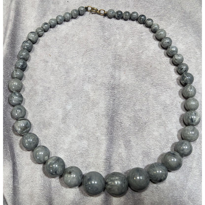Causal Marbled Grey Graduated Plastic Bead Necklace