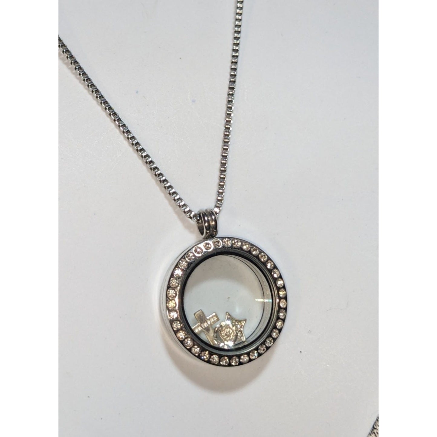Minimalist Faith Modern International Bullion Company Sterling Floating Locket Necklace