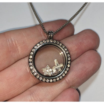 Minimalist Faith Modern International Bullion Company Sterling Floating Locket Necklace