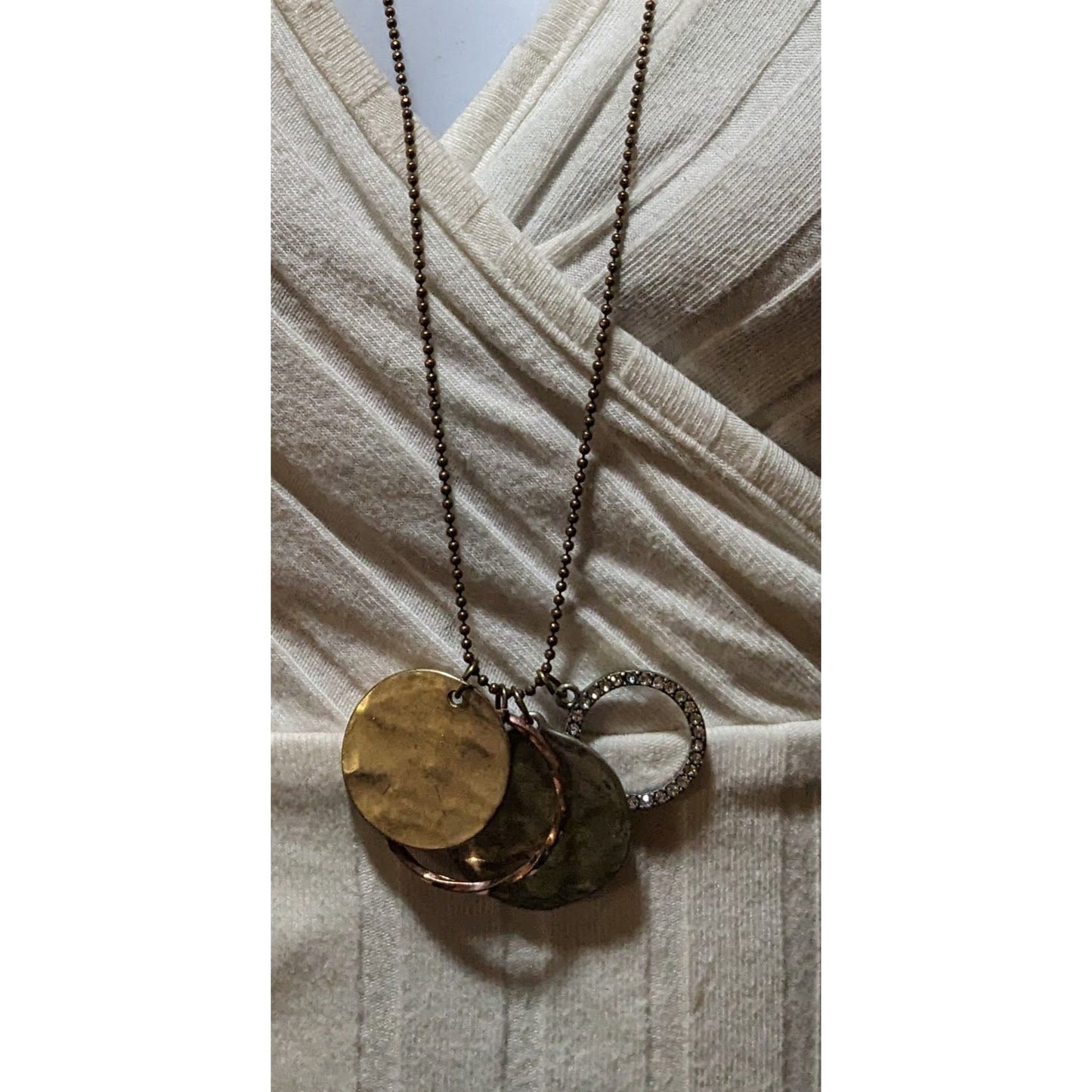 AEO Preppy Brutalist Metallic Charm Disc Necklace