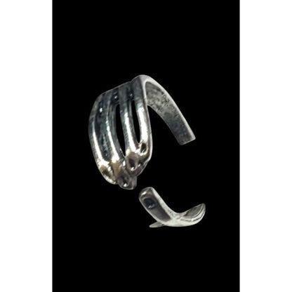 Gothic Skeleton Hand Silver Tone Fashion Ring Size 5 1/2