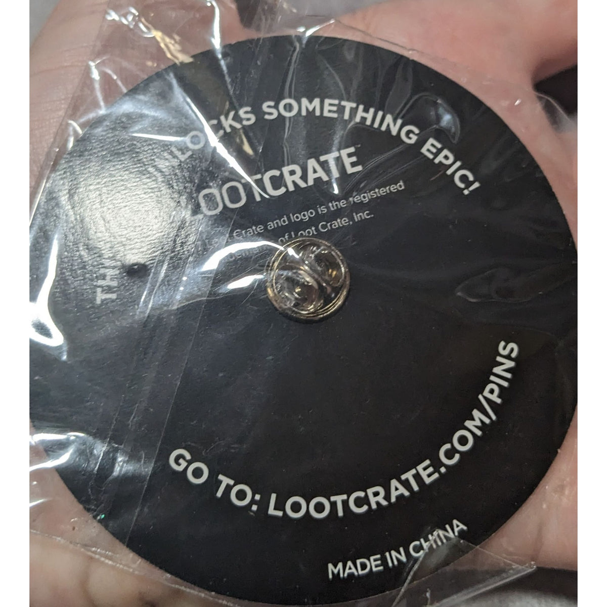 Geekcore Fantasy Kingdom Crest Loot Crate August 2017 Crest Lapel Pin