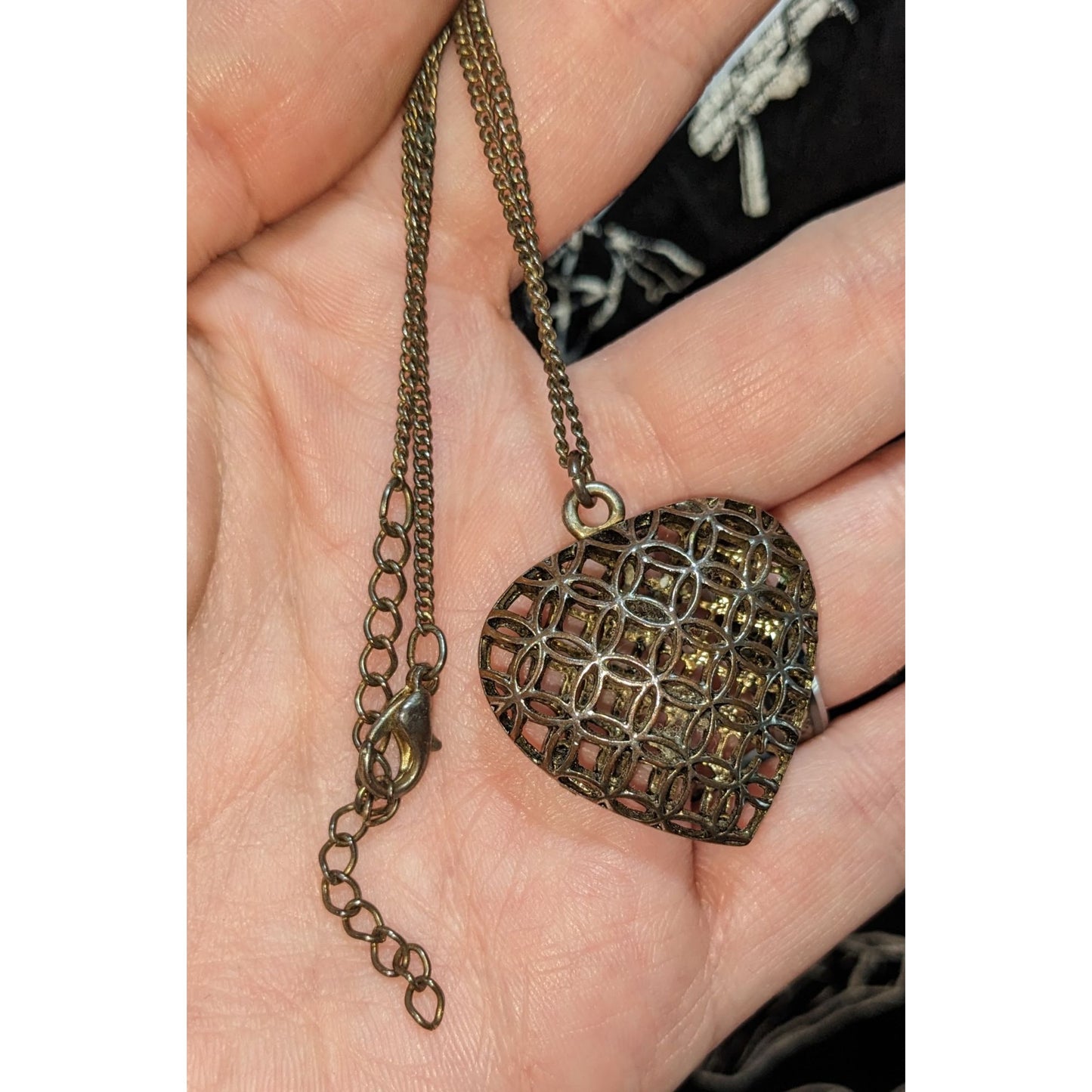 Heart-Shaped Filigree Pendant Necklace