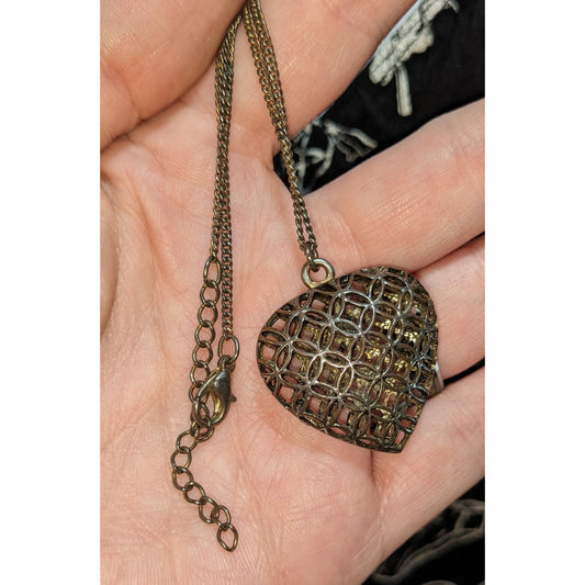 Heart-Shaped Filigree Pendant Necklace