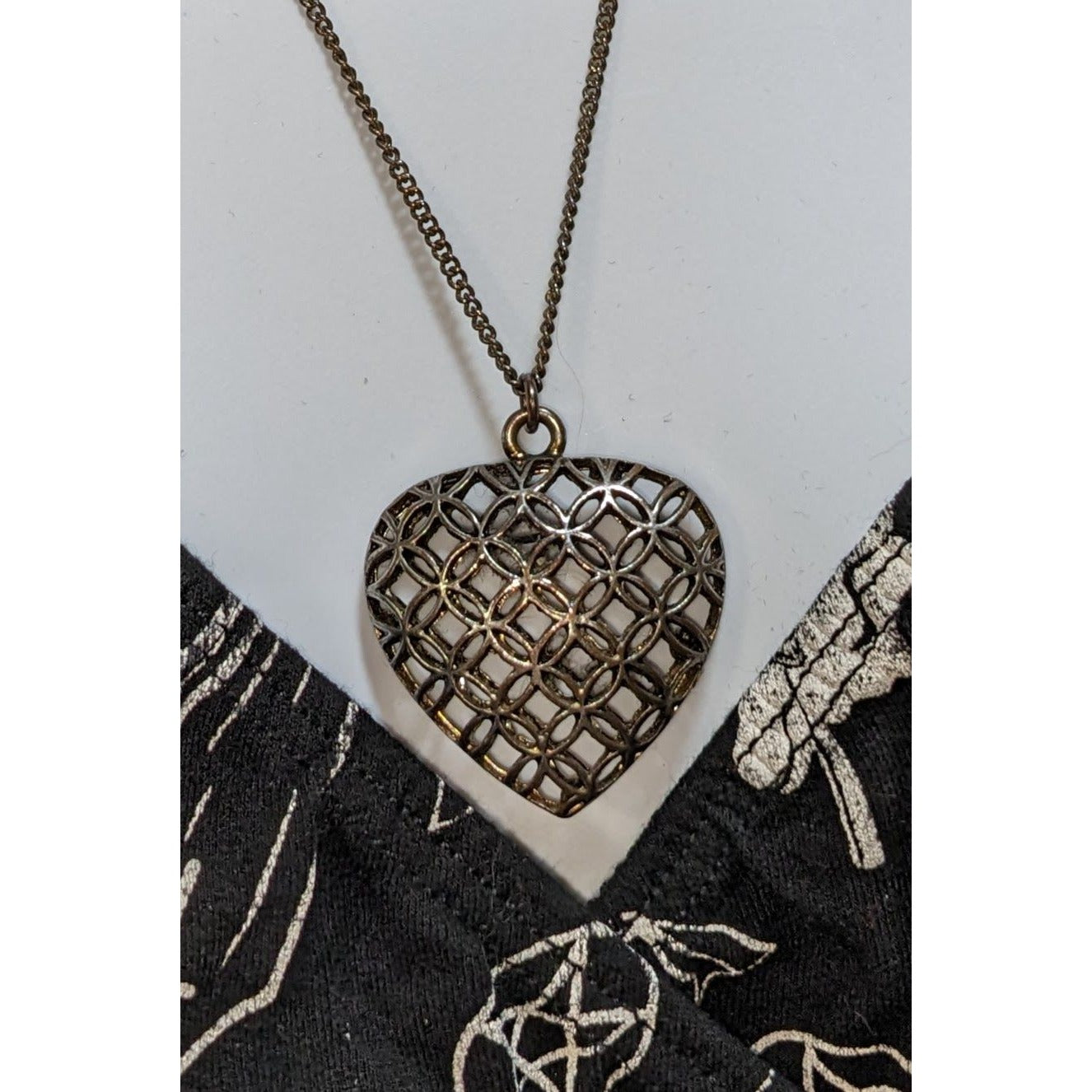 Heart-Shaped Filigree Pendant Necklace