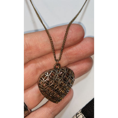 Heart-Shaped Filigree Pendant Necklace