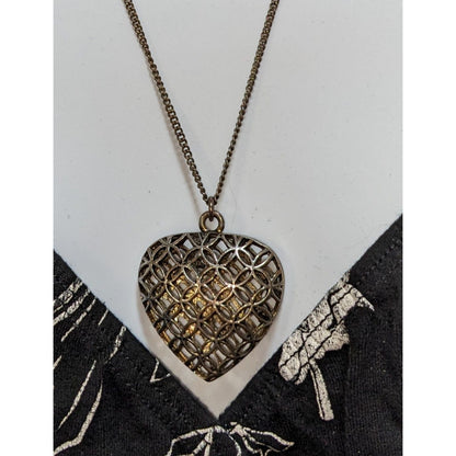Heart-Shaped Filigree Pendant Necklace
