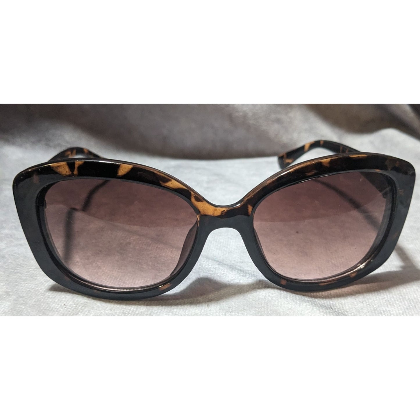 Laundry By Design Retro Tortoise Sunglasses