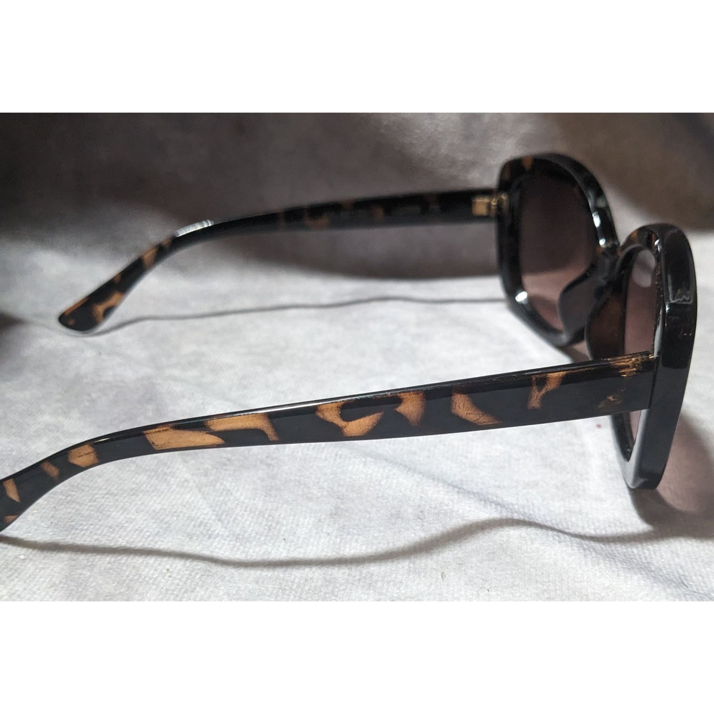 Laundry By Design Retro Tortoise Sunglasses