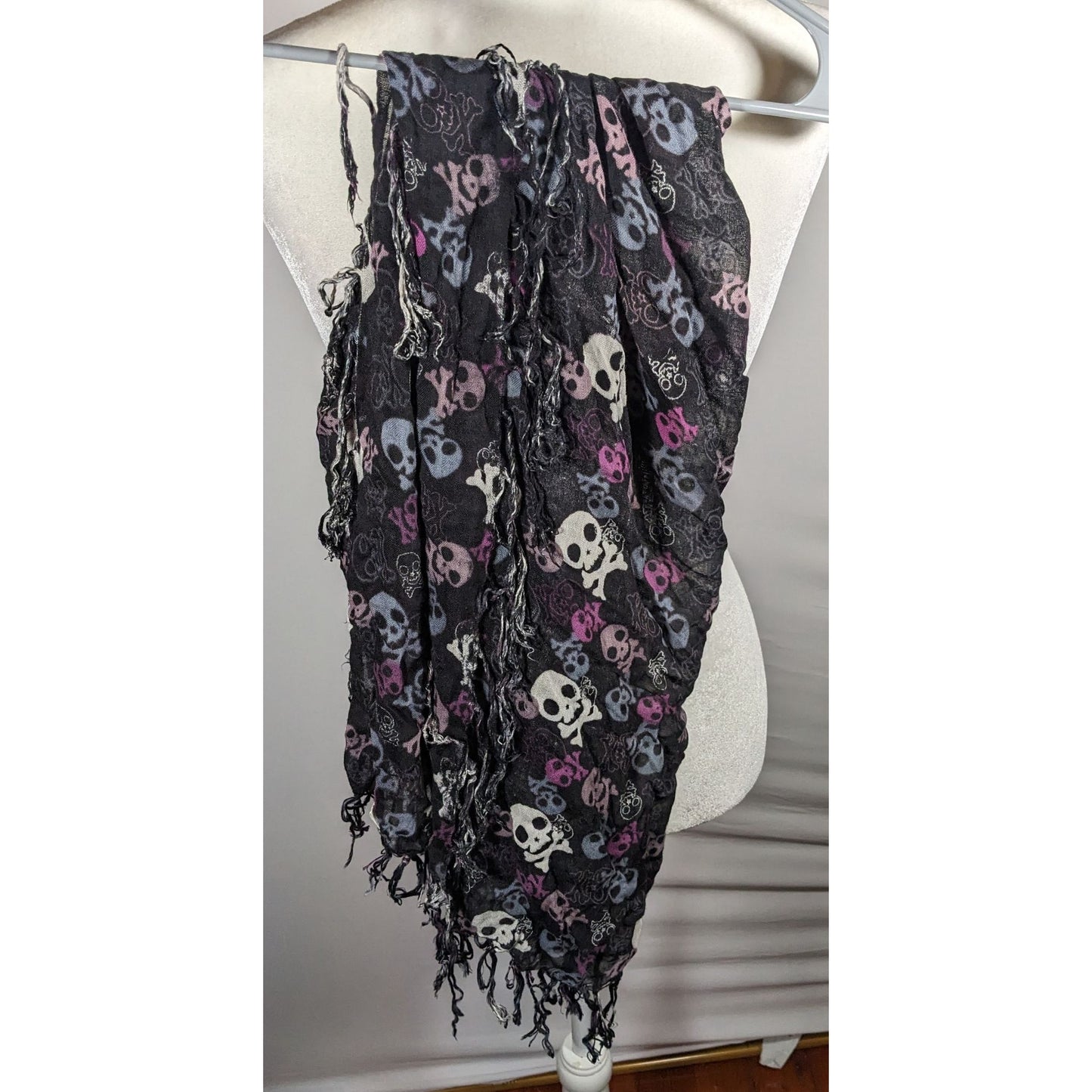 Gothic Y2K Skull And Crossbone Lightweight Scarf With Fringe