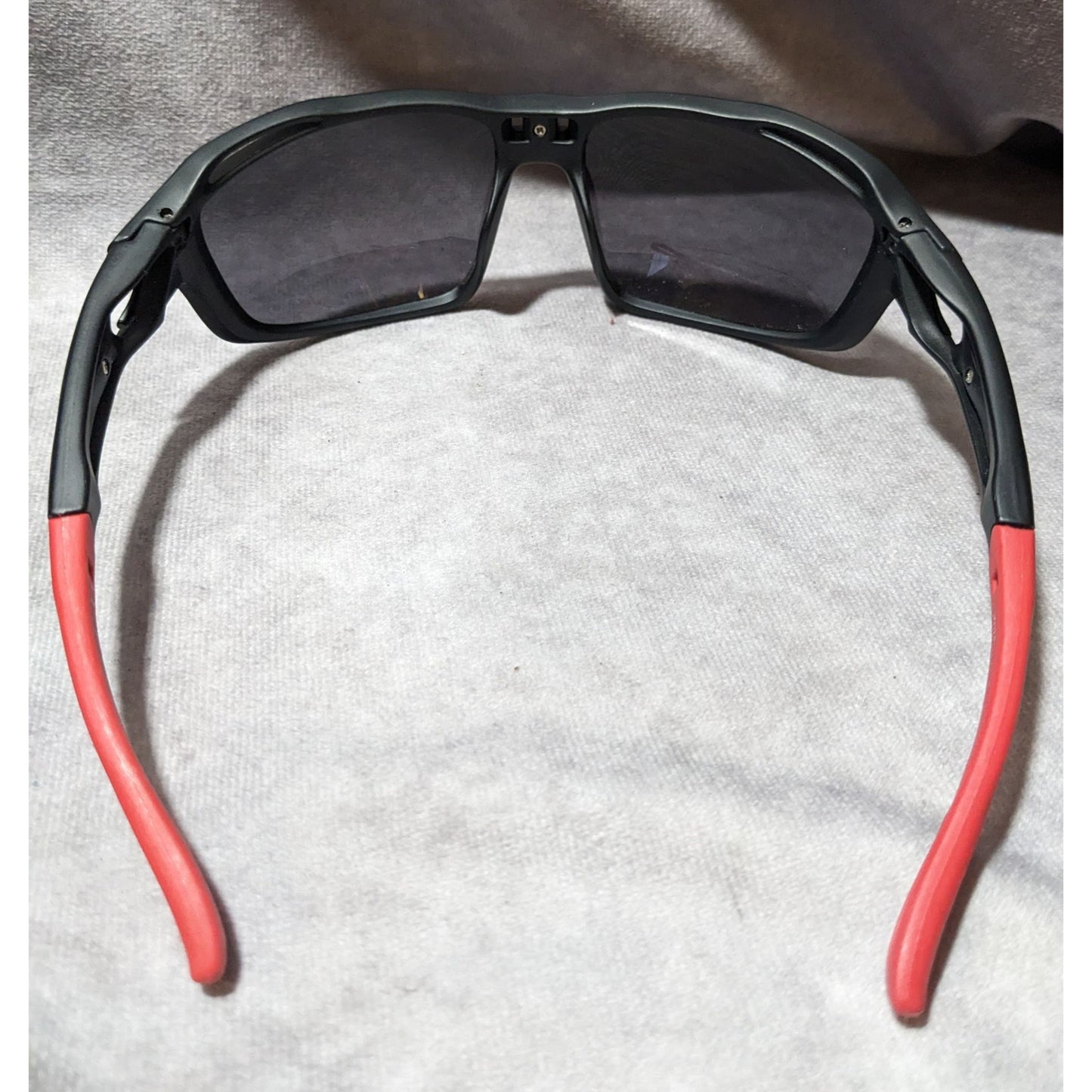 Waves 90s Style Black And Red Sporty Sunglasses