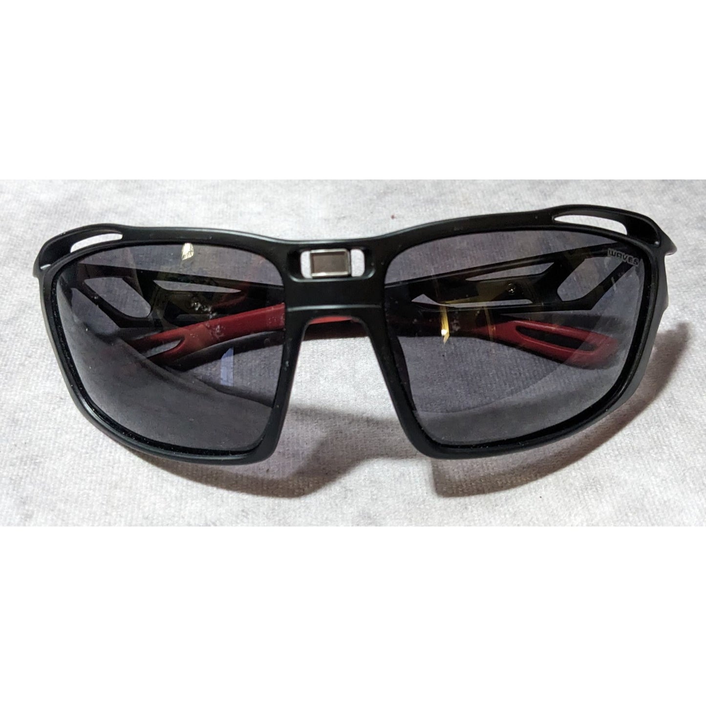 Waves 90s Style Black And Red Sporty Sunglasses