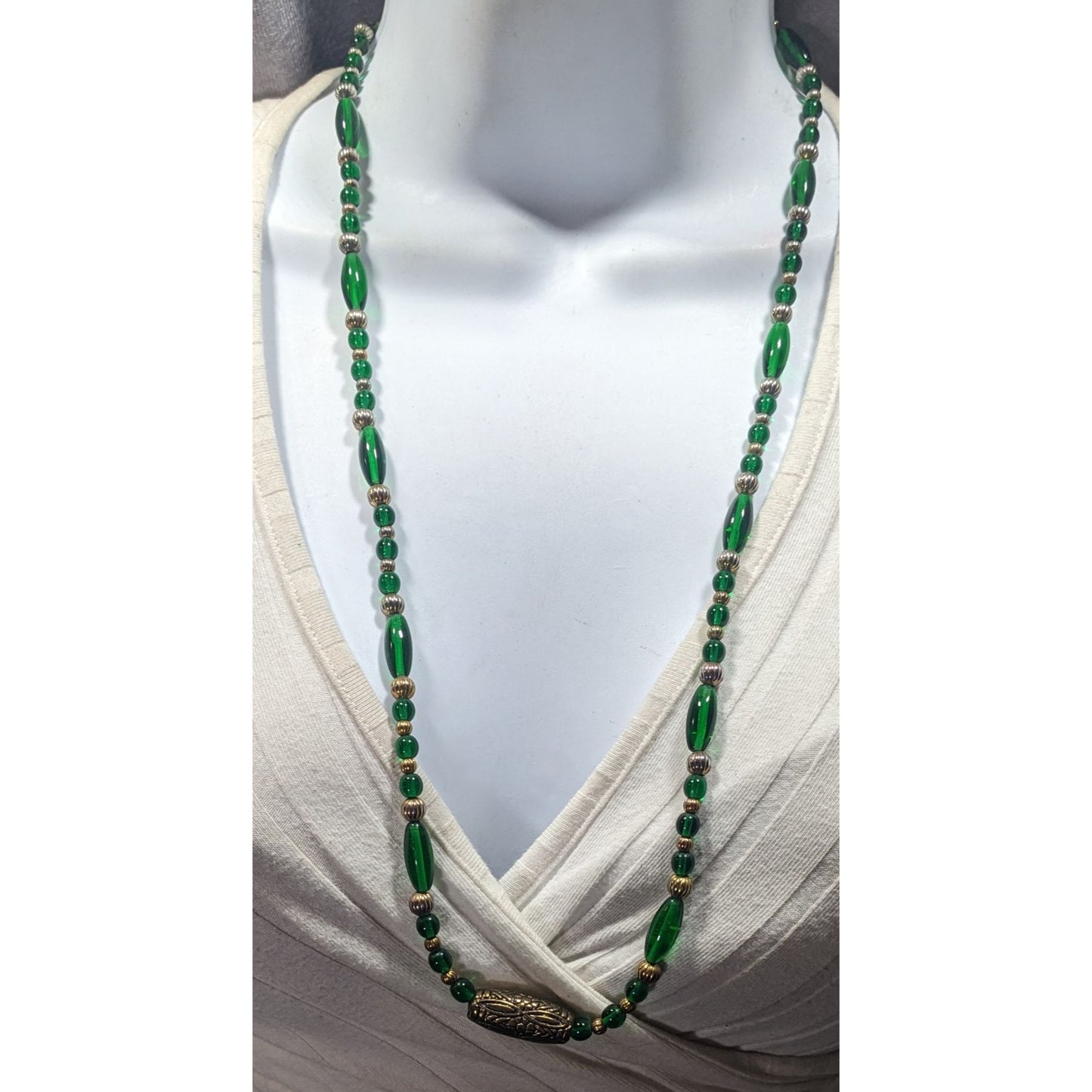 Retro Green Glass Beaded Necklace With Silver And Gold Tone Accents