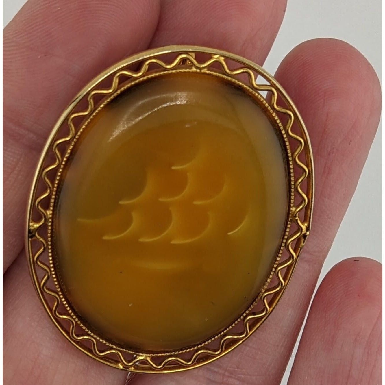 Vintage Oval Mottled Yellow Stone Brooch/Pendant With Filigree Bezel