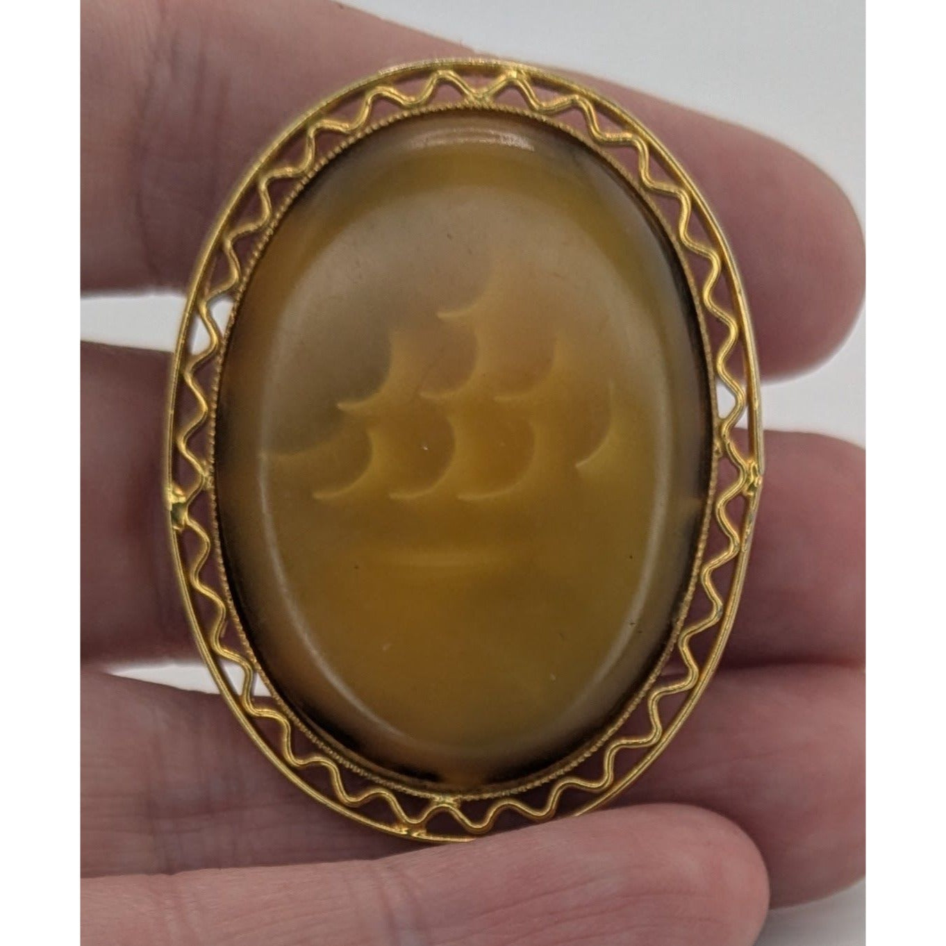 Vintage Oval Mottled Yellow Stone Brooch/Pendant With Filigree Bezel