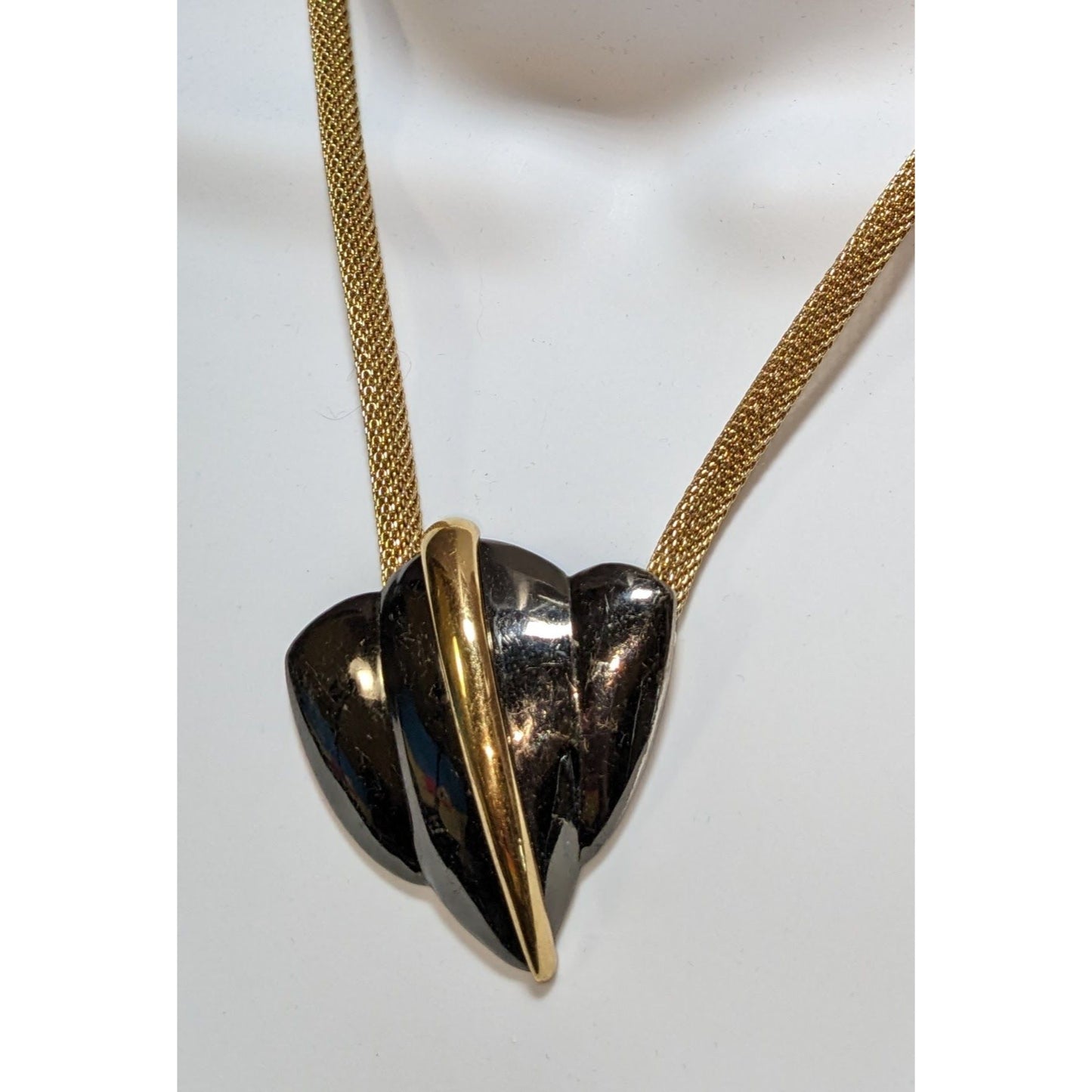 Vintage Trifari Gold Mesh Necklace With Black & Gold Abstract Heart Pendant