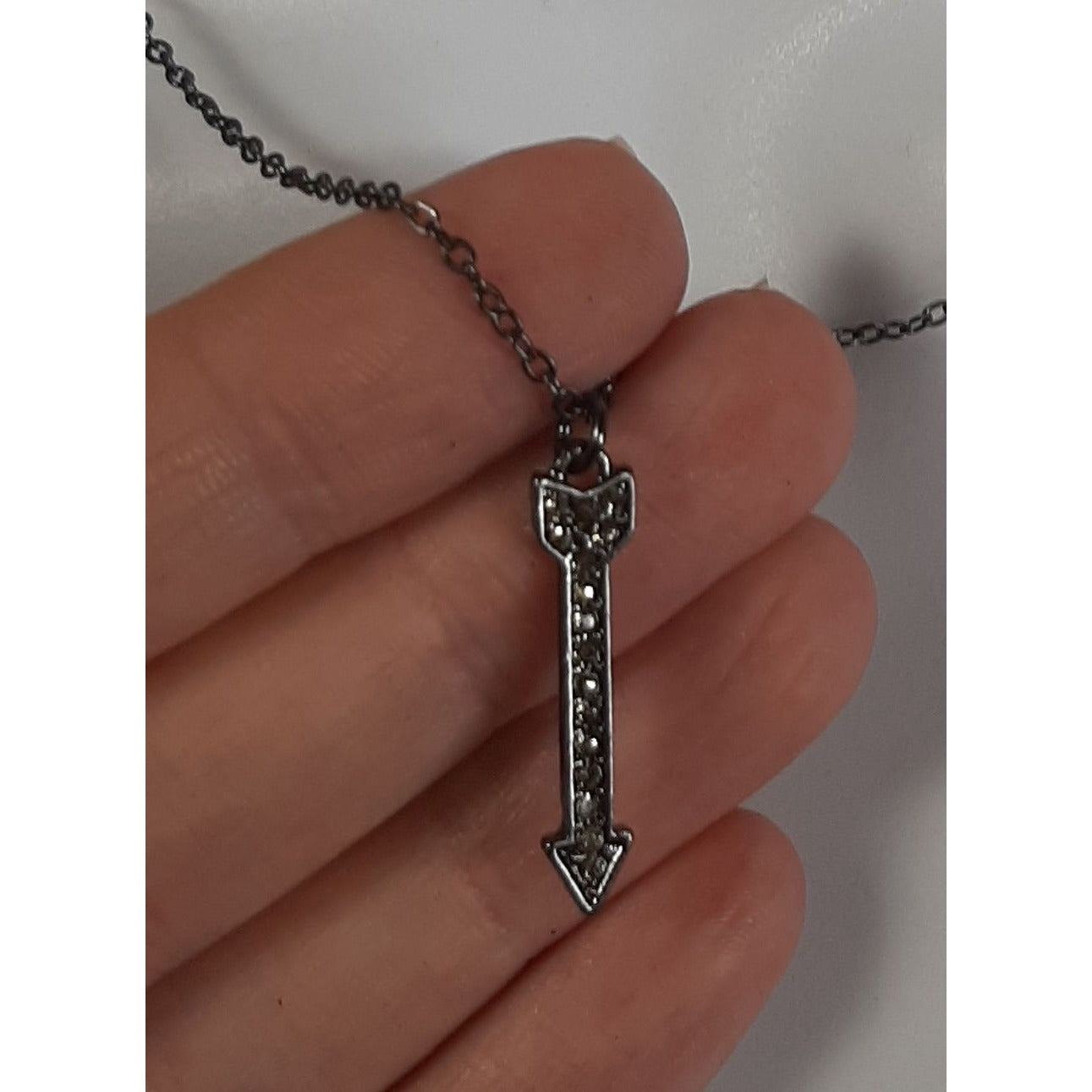 Dainty Arrow Pendant Necklace With Rhinestones