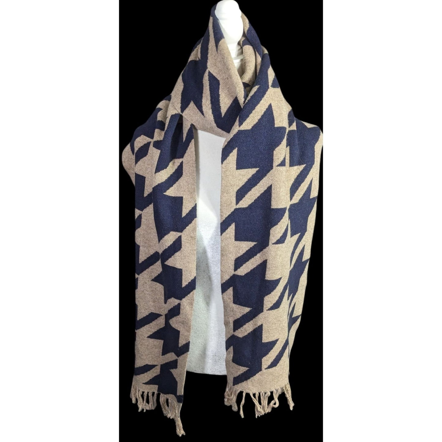 Preppy Houndstooth Pattern Tan & Navy Knit Scarf With Fringe