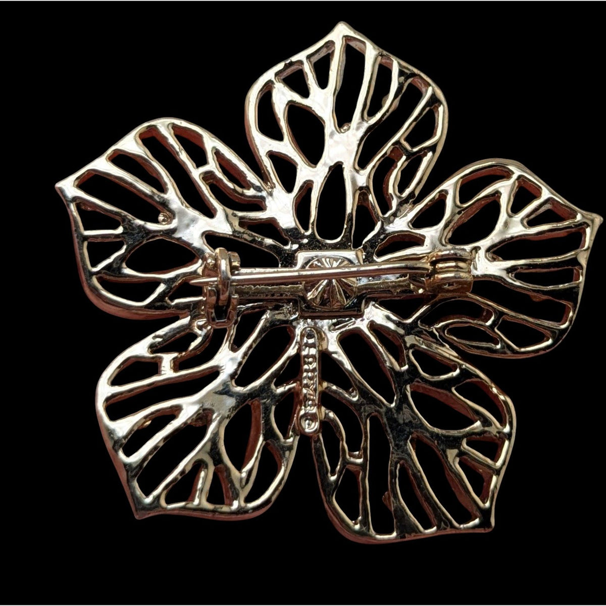 Gerrys Vintage Botanical Openwork Gold Tone Flower Brooch 1 1/2 Inch