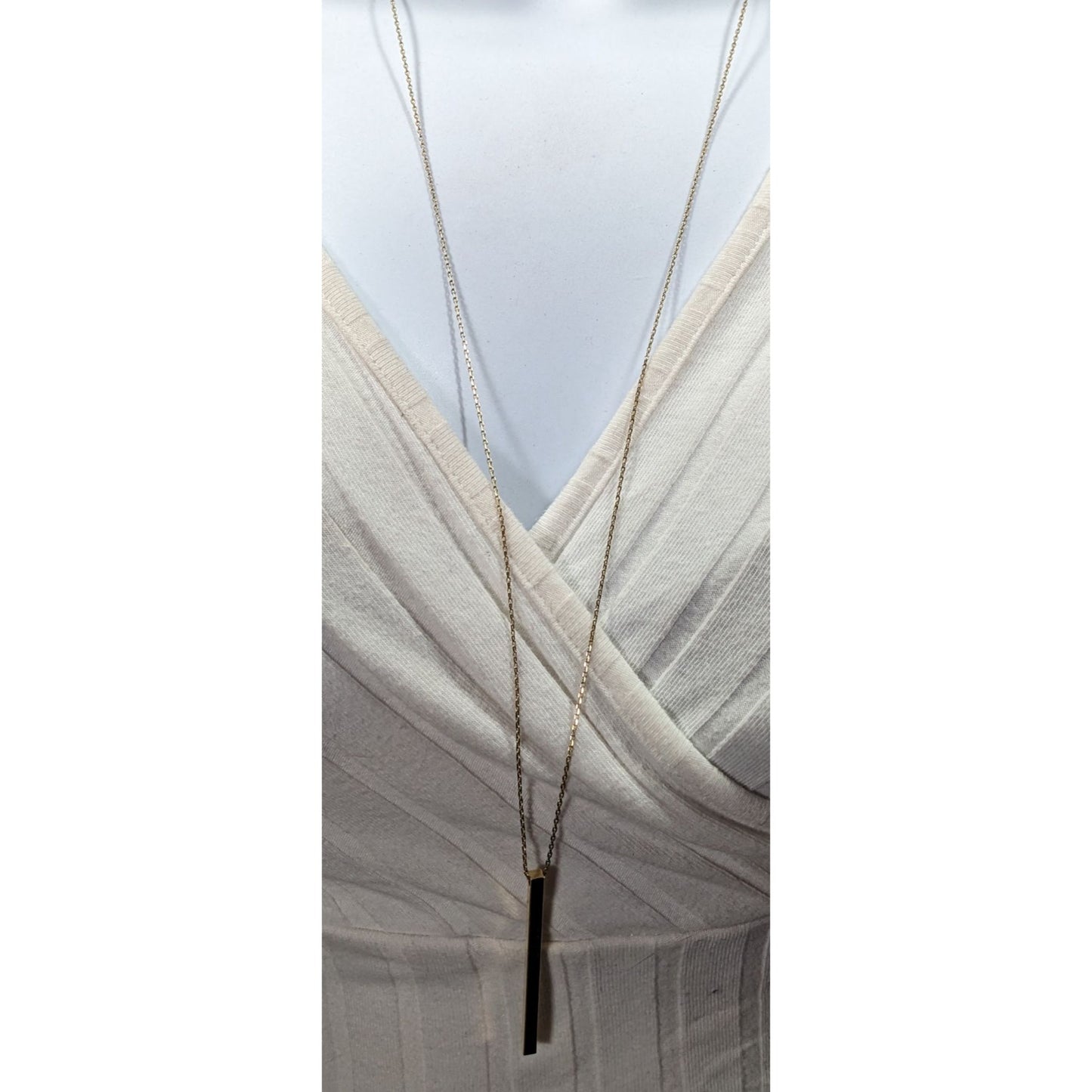 Charming Charlie Minimalist Shine Bright Pillar Necklace