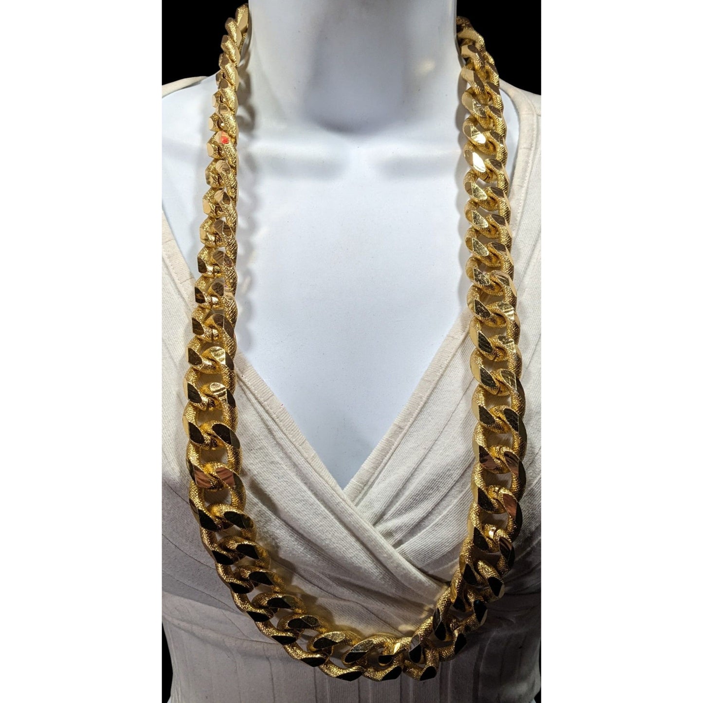 Chunky Glam Bright Gold Tone Oversized Chain Necklace