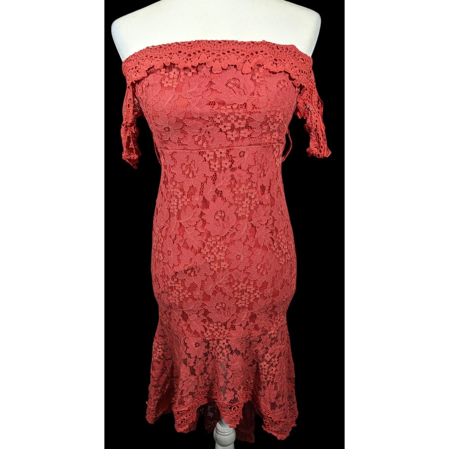Love Triangle Coral Lace Cold Shoulder Floral Dress Size 10