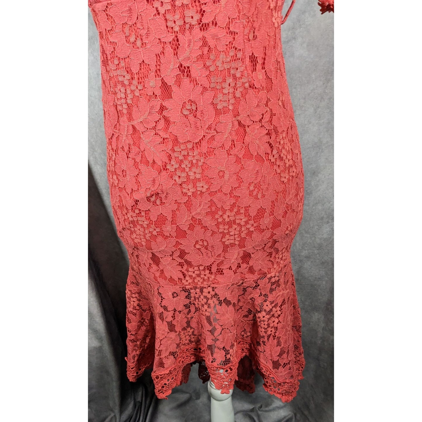 Love Triangle Coral Lace Cold Shoulder Floral Dress Size 10
