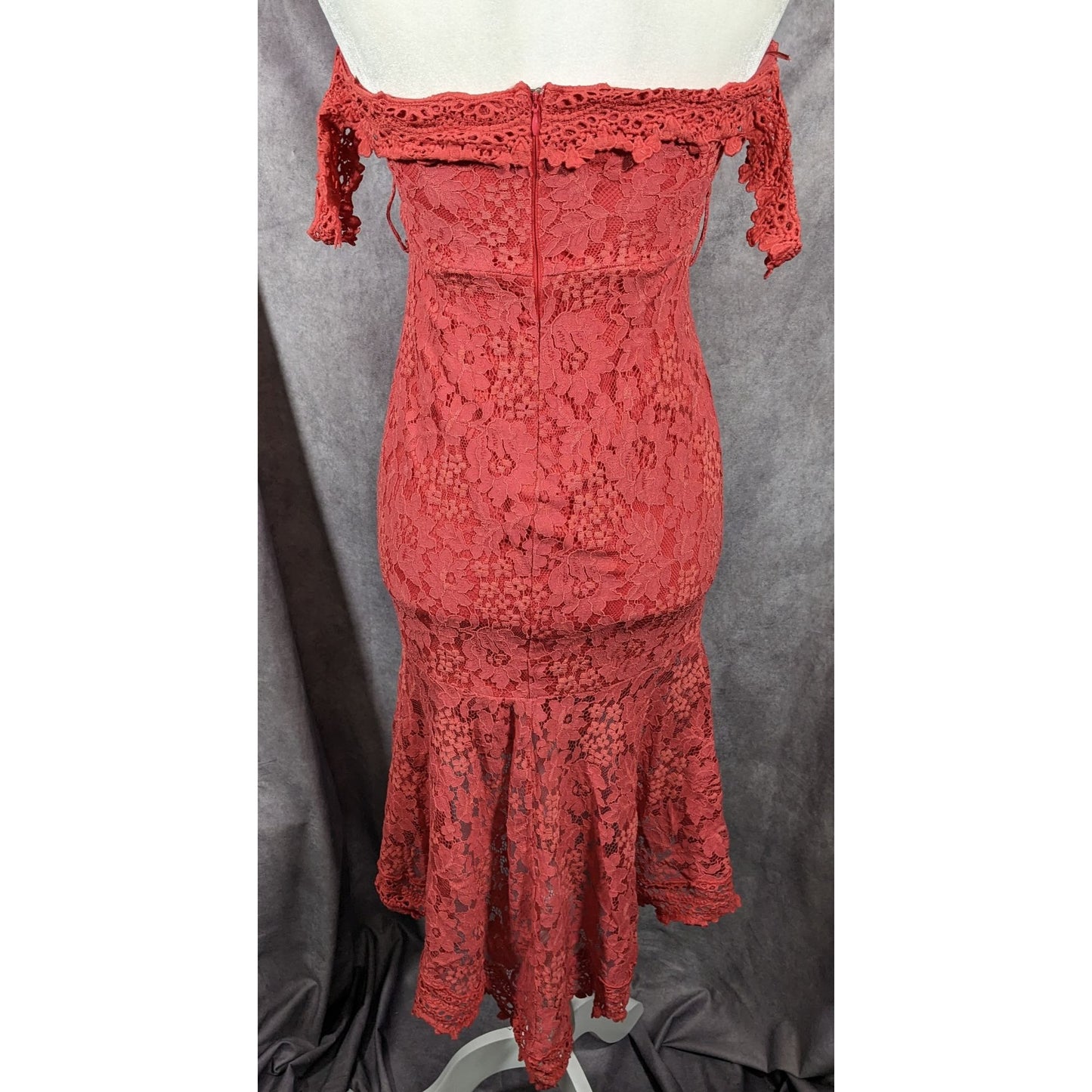 Love Triangle Coral Lace Cold Shoulder Floral Dress Size 10