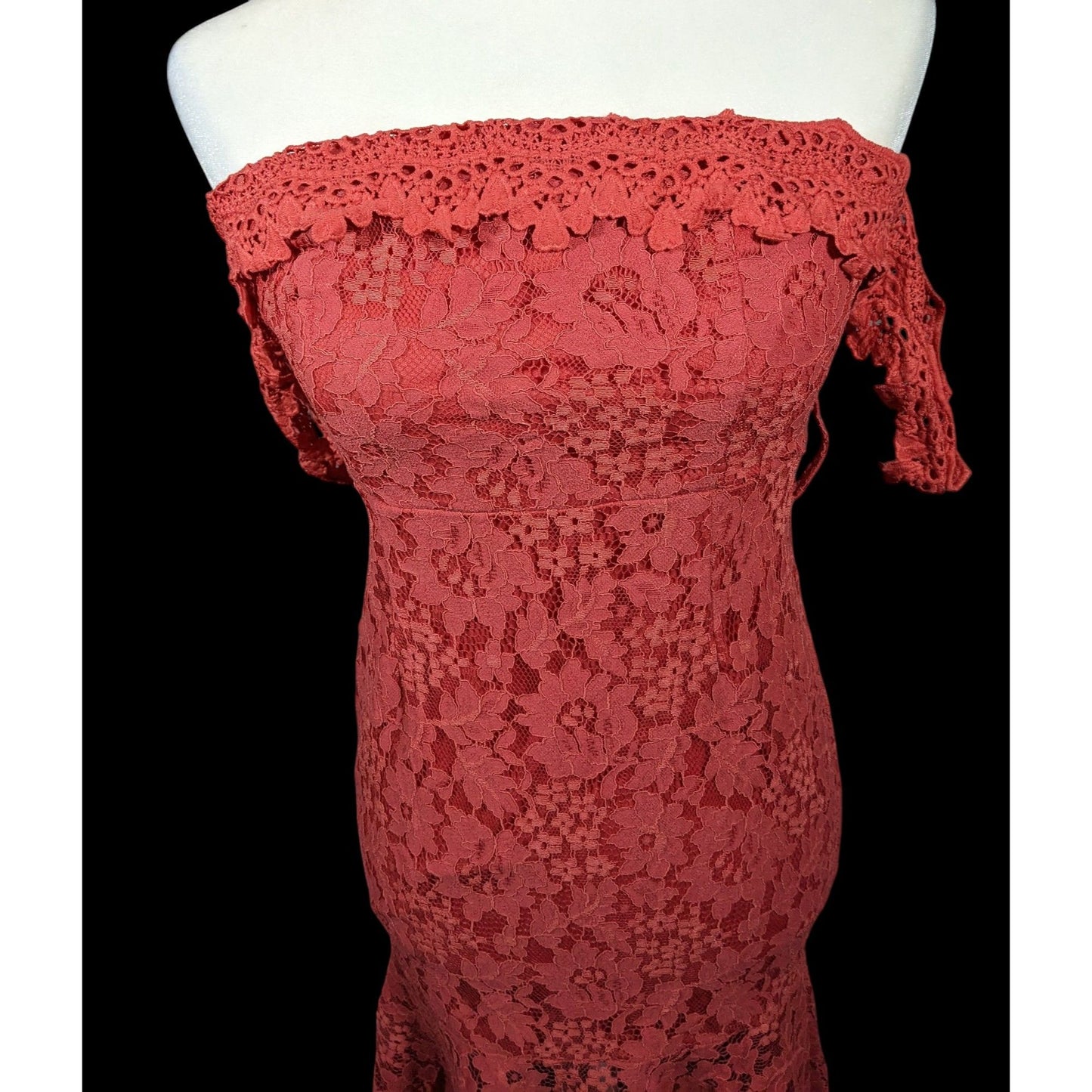 Love Triangle Coral Lace Cold Shoulder Floral Dress Size 10